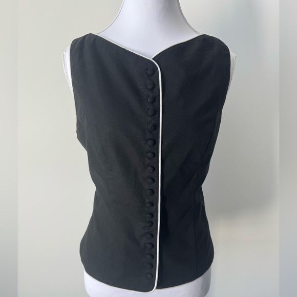 Black Contrast Trim Button-Up Vest 🖤 - Picture 4 of 5